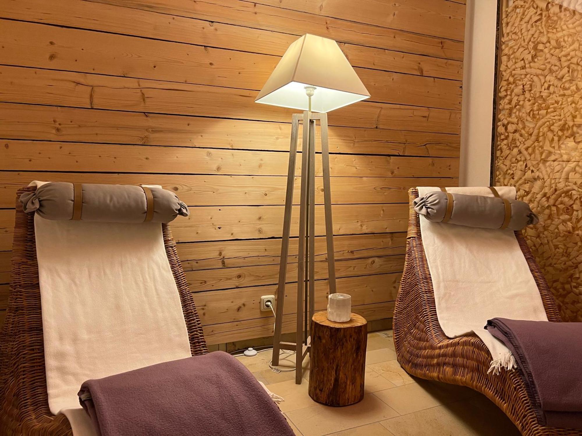 Aparthotel Parsberg Lferstl Екстериор снимка